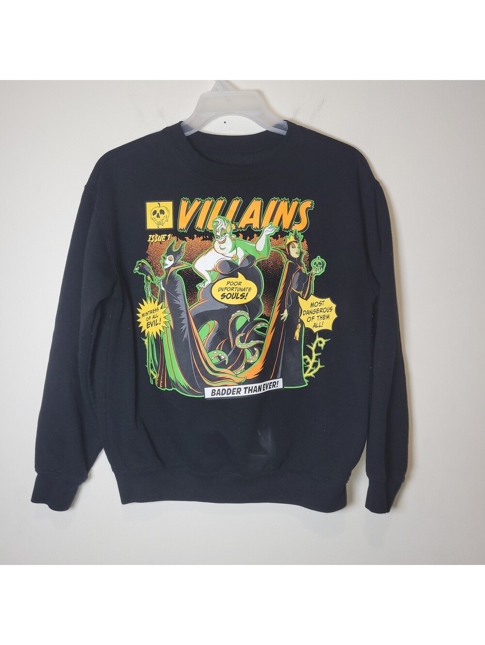 Disney Villains Maleficent Ursula Evil Queen Comic Book Style Black Sweatshirt M